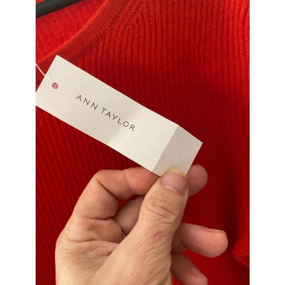 Ann Taylor ribbed red sweater with bows at cuffs size XL - Picture 4 of 7